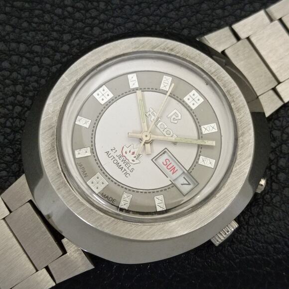 Vintage 1980 Ricoh Automatic Mens Silver Watch W/daydate & Gray accents - Picture 6 of 10